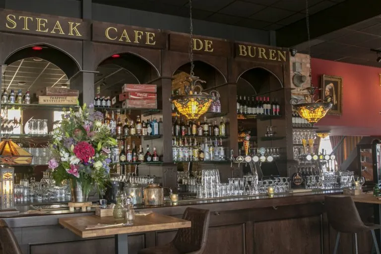 Cafe de Buren
