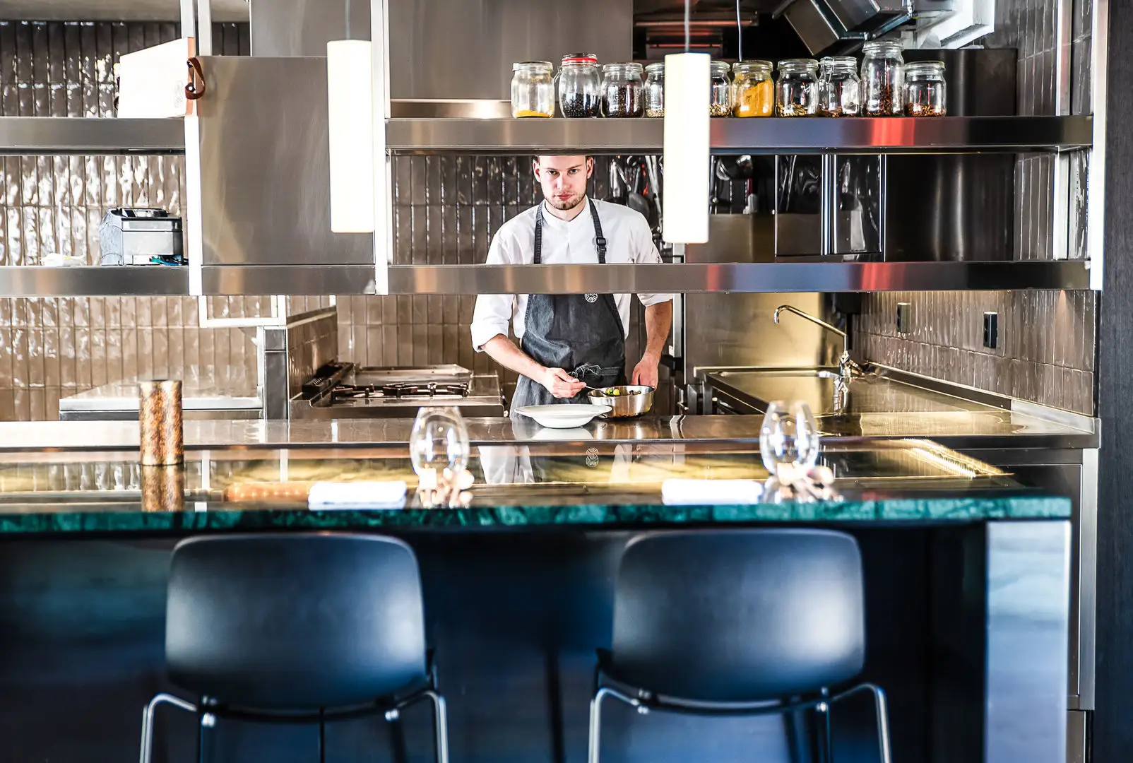 Dinner At Six (di,wo,do)