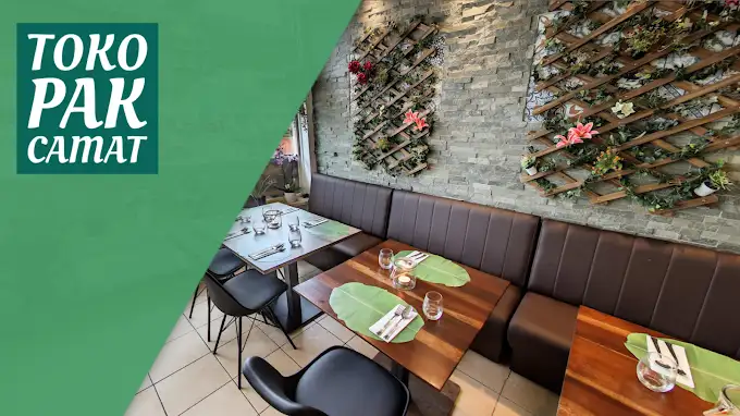 Toko Pak Camat