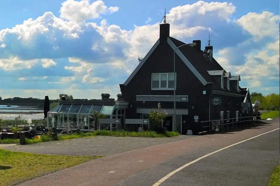 Eetcafe de Roskam Hurwenen