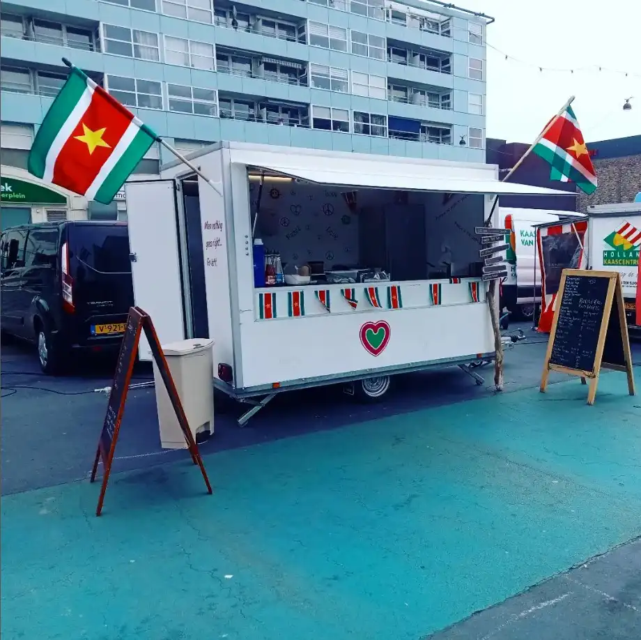 Next Level Surinaamse Broodjes