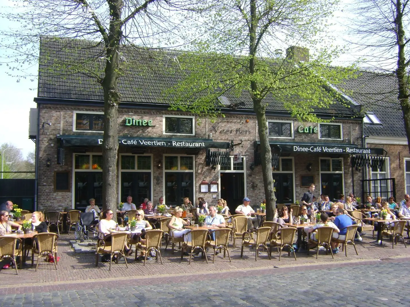 Dinee-Café Veertien